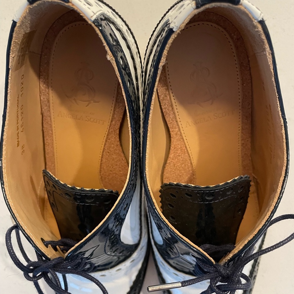Chic Black and White Women's Brogue Loafers - Picture 4 of 9